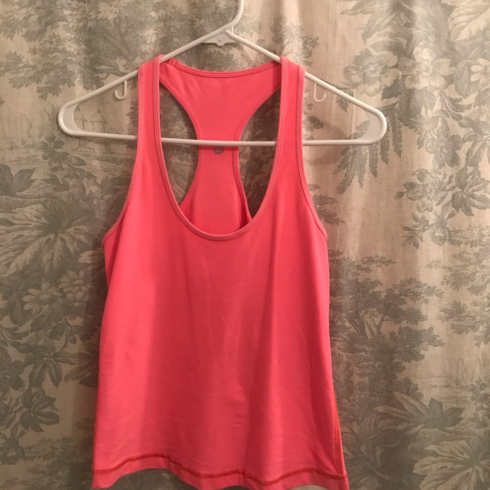 Lululemon pink tank top (cropped version)